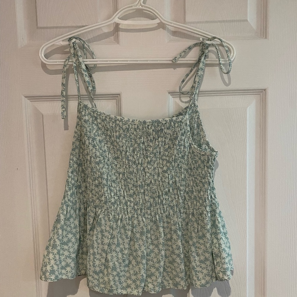 Gap Fitted/Flowy Tank Top- New with Tags!